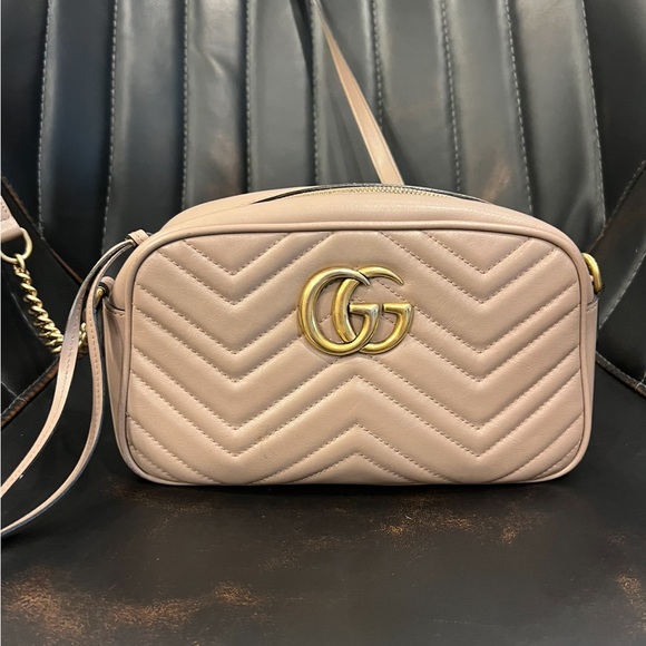 Gucci Handbags - Gucci small GG marmont bag